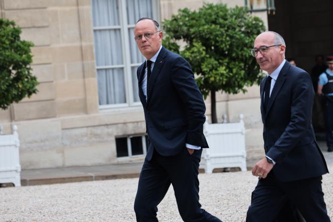 Edouard Philippe et Paul Christophe arrivent à Matignon, le 10 octobre 2025.