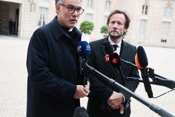 Le premier secrétaire du PS, Olivier Faure, et le chef de groupe des députés socialistes, Boris Vallaud, à l’Elysée, à Paris, le 10 octobre 2025.