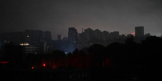 EN DIRECT, guerre en Ukraine : la partie est de la ville de Kiev privée d’électricité à la suite d’une attaque de « missiles balistiques » russes