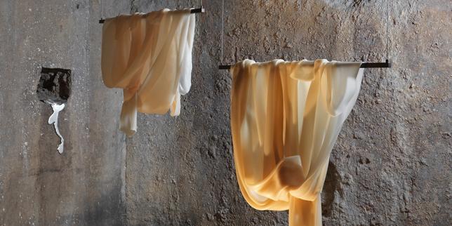 De cire en étain, Juliette Minchin se fond dans un hammam ottoman à Istanbul