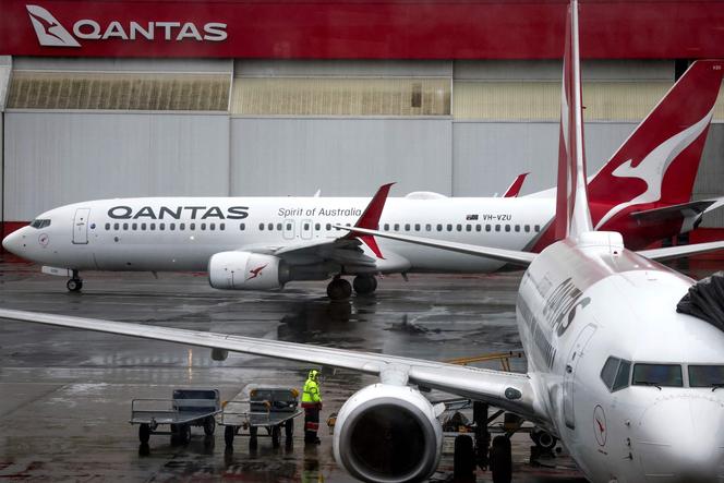  Un Boeing 737 de la compagnie aérienne australienne Qantas, à l’aéroport de Sydney (Australie), le 21 août 2025. 