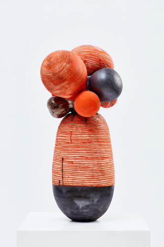 Vuyelwa, série Umthwalo, 2020 (grès et glaçure, 85 cm x 50 cm x 50 cm).