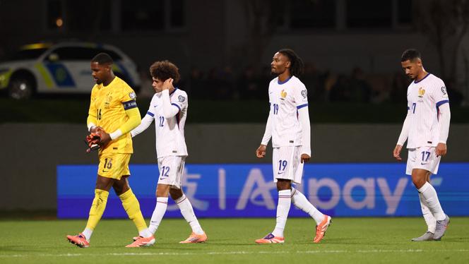 Les joueurs de l’équipe de France à l’issue de leur match nul face à l’Islande à Reykjavik, le 13 octobre 2025.