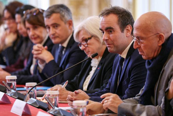 Le premier ministre, Sébastien Lecornu, lors d’une réunion avec les membres de son gouvernement, à Matignon, le 13 octobre 2025. 