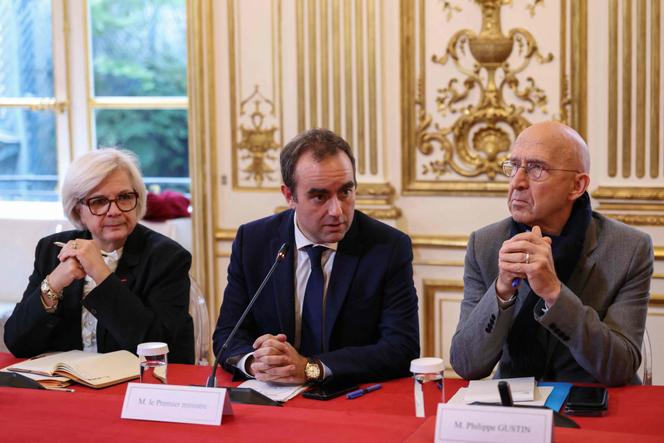 Annie Genevard, la ministre de l’agriculture, le premier ministre, Sébastien Lecornu et son directeur de cabinet Philippe Gustin, à l’hôtel Matignon, à Paris, le 13 octobre 2025.