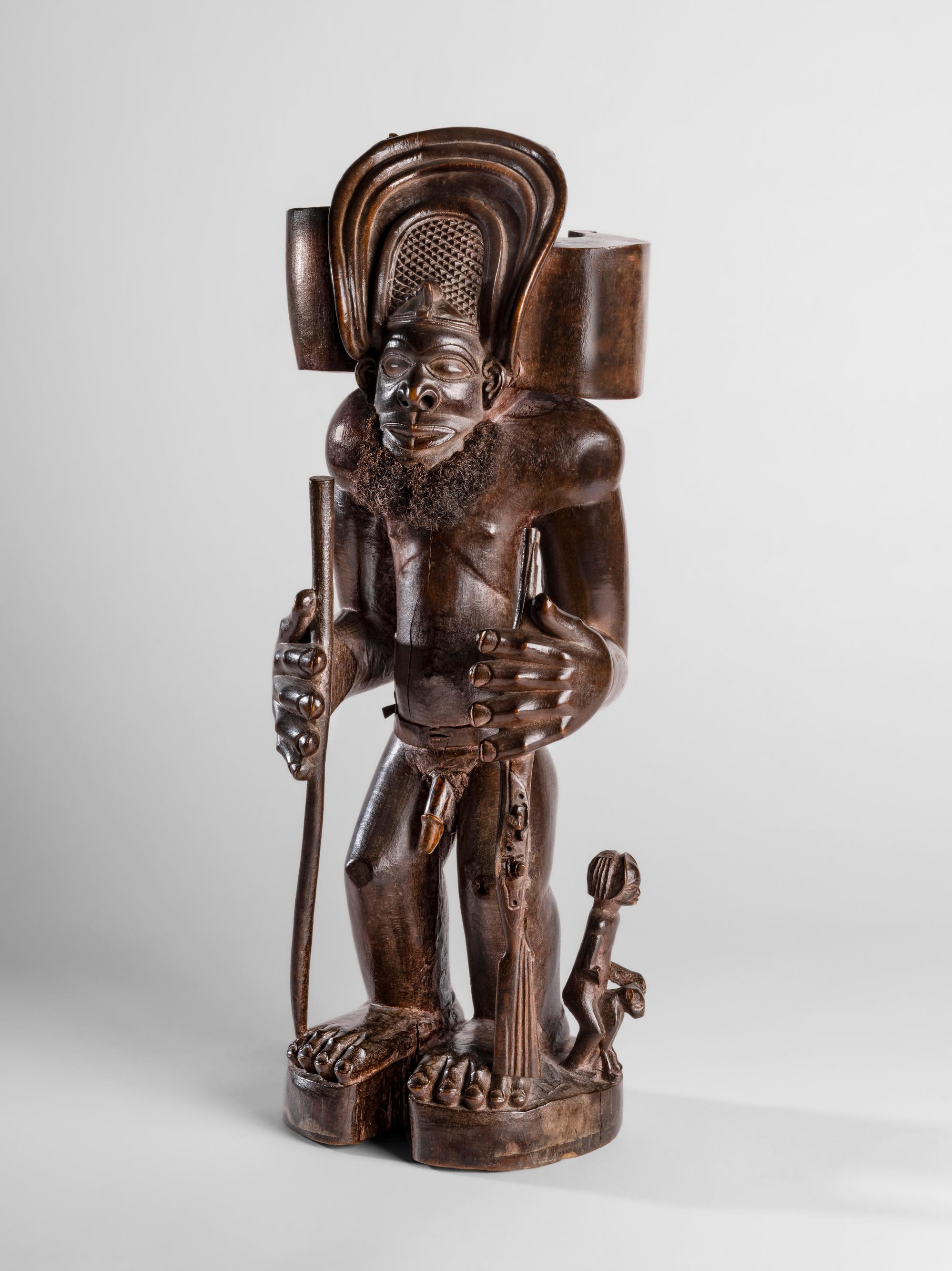 Kültür kahramanı Chibinda Ilunga'yı temsil eden heykelcik, Tchokwé halkı, Angola, 19. yüzyıl (ahşap ve insan saçı, 40 cm).