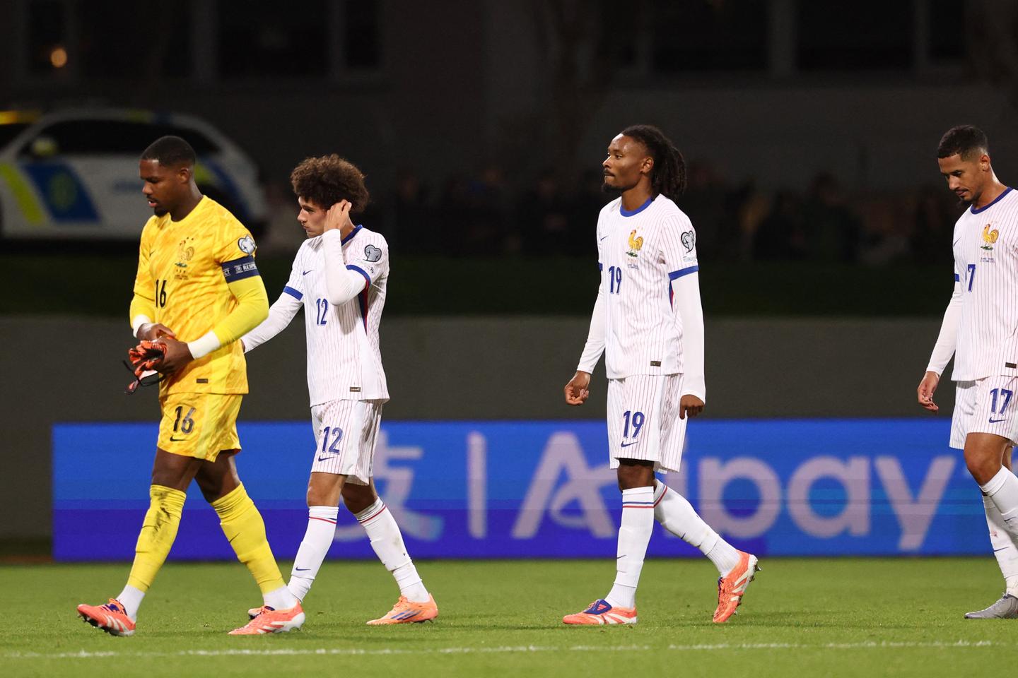Islande-France : trahis par leur défense malgré l’apport des « coiffeurs », les Bleus devront attendre avant de se qualifier pour la Coupe du monde 2026