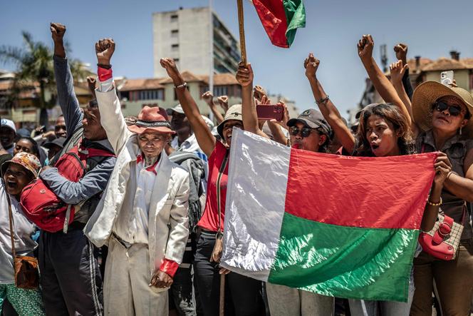 Des manifestants dans les rues d’Antananarivo, le 14 octobre 2025.