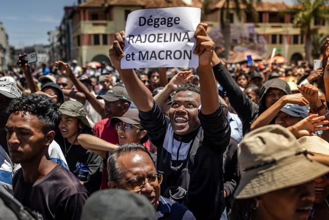 Lors d’une manifestation de la société civile exigeant la démission de Rajoelina à Antananarivo, le 14 octobre 2025.