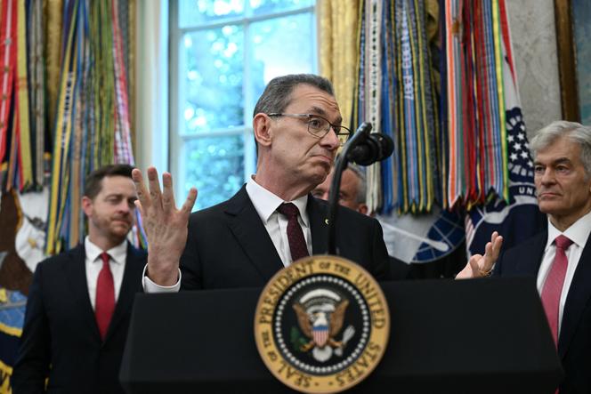 Albert Bourla, PDG de Pfizer, dans le bureau Ovale de la Maison Blanche, à Washington, le 30 septembre 2025.