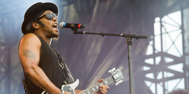 D’Angelo, figure élusive du mouvement néo-soul et auteur de « Brown Sugar », est mort à 51 ans