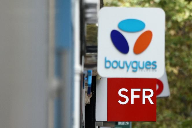 Les logos des opérateurs télécoms français Bouygues Telecom et SFR, à Paris, le 15 octobre 2025. 