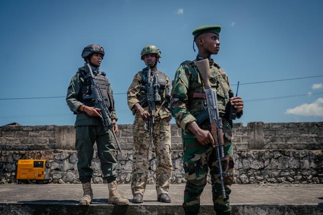 Des combattants du Mouvement du 23 Mars (M23), à Goma, en République démocratique du Congo, le 18 mai 2025.
