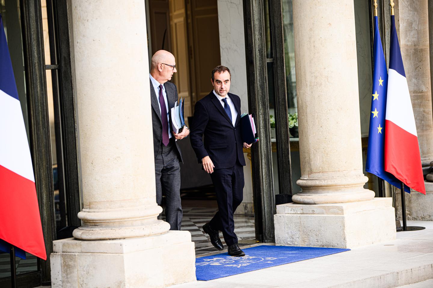 Moody’s maintient la note de la France mais la place sous perspective négative