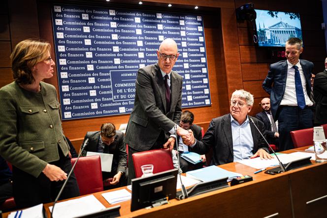 Le ministre de l’économie, Roland Lescure, et la ministre de l’action et des comptes publics, Amélie de Montchalin, lors de leur audition sur le projet de loi de finances pour 2026 par la commission des finances de l’Assemblée nationale, à Paris, le 14 octobre 2025.