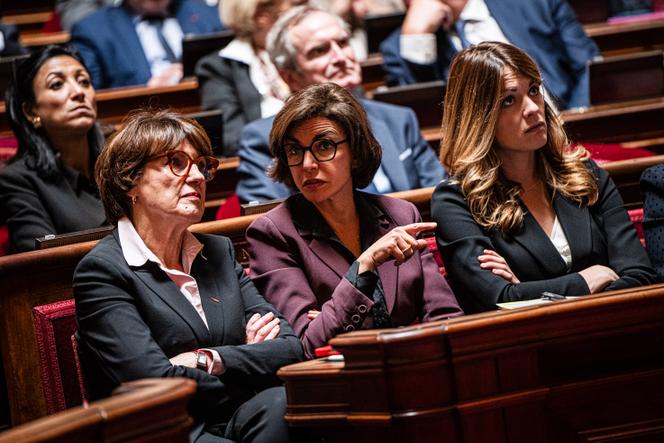 La ministre de l’agriculture, de l’agroalimentaire et de la souveraineté alimentaire, Annie Genevard, la ministre de la culture, Rachida Dati, et la porte-parole du gouvernement, Maud Bregeon, au Sénat, le 15 octobre 2025.
