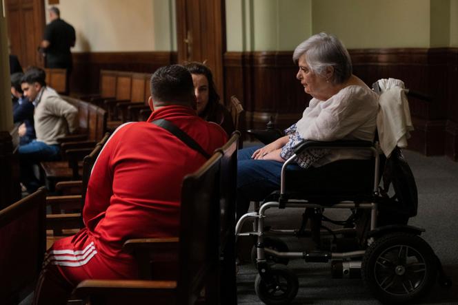 Beatriz Gelos, mulher que sofre de esclerose lateral amiotrófica (ELA) no Senado Uruguaio, em Montevidéu, Uruguai, 15 de outubro de 2025.