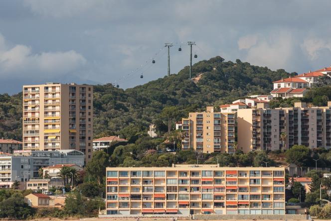 Le téléphérique urbain d’Ajaccio, peu avant son inauguration, à Ajaccio, le 1ᵉʳ octobre 2025.
