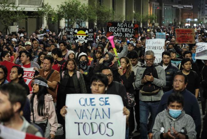 Manifestation contre le président péruvien José Jeri, à  Lima, le 15 octobre 2025.