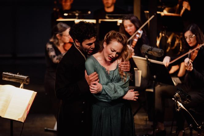 Timothée Varon (Don Giovanni) et Margaux Poguet (Donna Elvira) dans « Don Giovanni », de Mozart, production de l’Arcal, mis en scène par Jean-Yves Ruf, à l’Athénée, à Paris, le 13 novembre 2024.