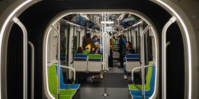 The new Paris metro train MF19 arrives on Line 10