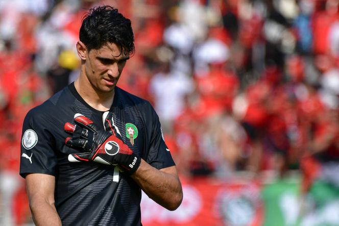 حارس المرمى المغربي ياسين بونو خلال مباراة كأس إفريقيا للأمم