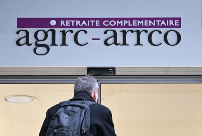 L’entrée de l’Agirc-Arrco, un organisme français qui gère les retraites complémentaires des salariés du secteur privé, à Paris, le 6 janvier 2023.
