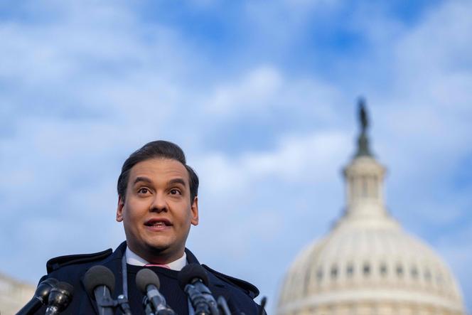 George Santos lors d’une conférence de presse devant le Capitole de Washington, le 30 novembre 2023.