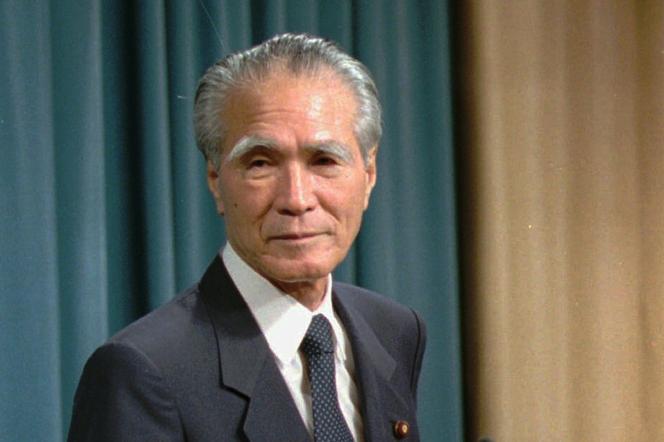 Tomiichi Murayama, alors premier ministre du Japon, avant sa déclaration de remords de guerre, à Tokyo, le 15 août 1995. 