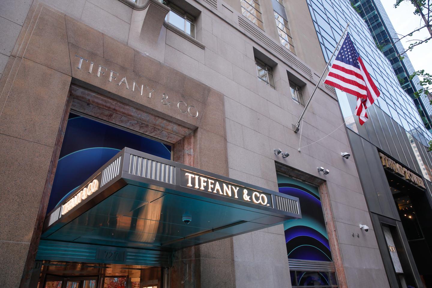 A Paris, LVMH réinstalle Tiffany en grand sur les Champs-Elysées et rue de la Paix