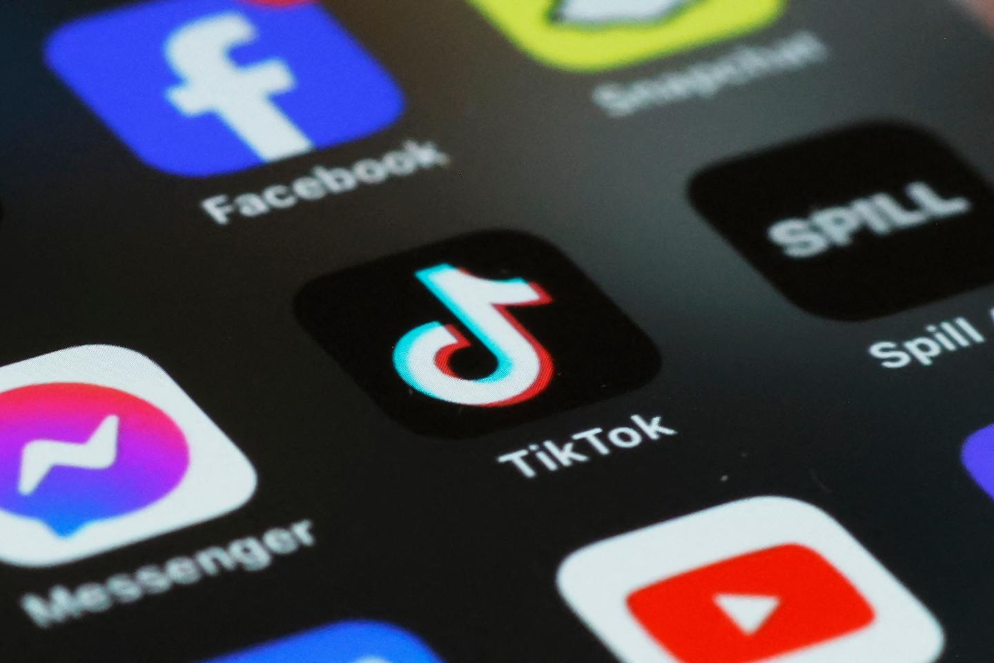 Sur TikTok, Facebook et Instagram, la migration entre glorification et désillusion