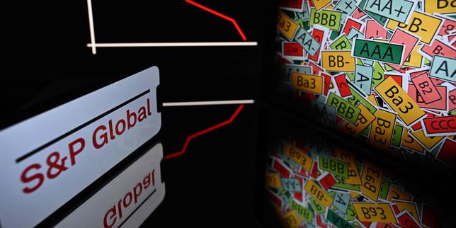 En abaissant la note de la France, l’agence S&P sanctionne l’instabilité politique