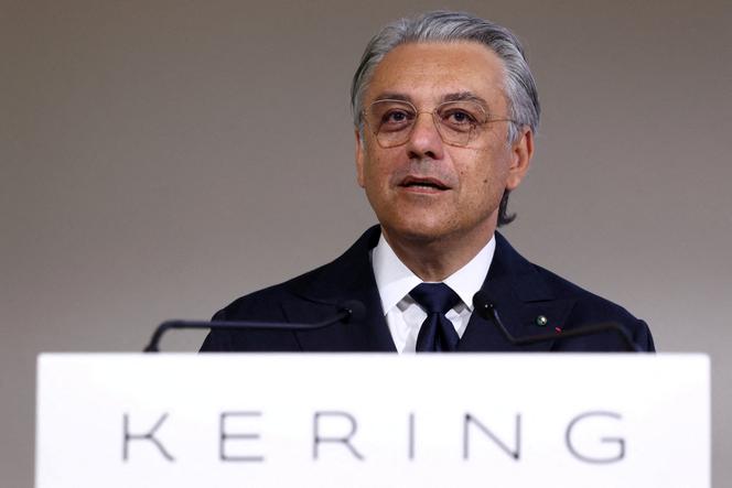 Le directeur général du groupe Kering, Luca De Meo, lors d’une assemblée générale extraordinaire des actionnaires, au siège de la société, à Paris, le 9 septembre 2025.  
