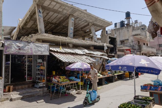 Un bombardement israélien a détruit en 2023 le quartier général de Mahmoud Zoufi, le commandant des brigades des martyrs d'Al-Aqsa, près du marché du camp de Balata, à Naplouse (Cisjordanie). Le 16 octobre 2025.