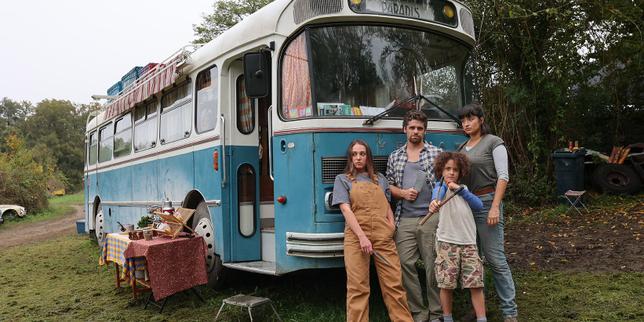 Les séries de la semaine : « Des vivants », « Nobody Wants This », « Culte – 2Be3 » et « La famille Rose »