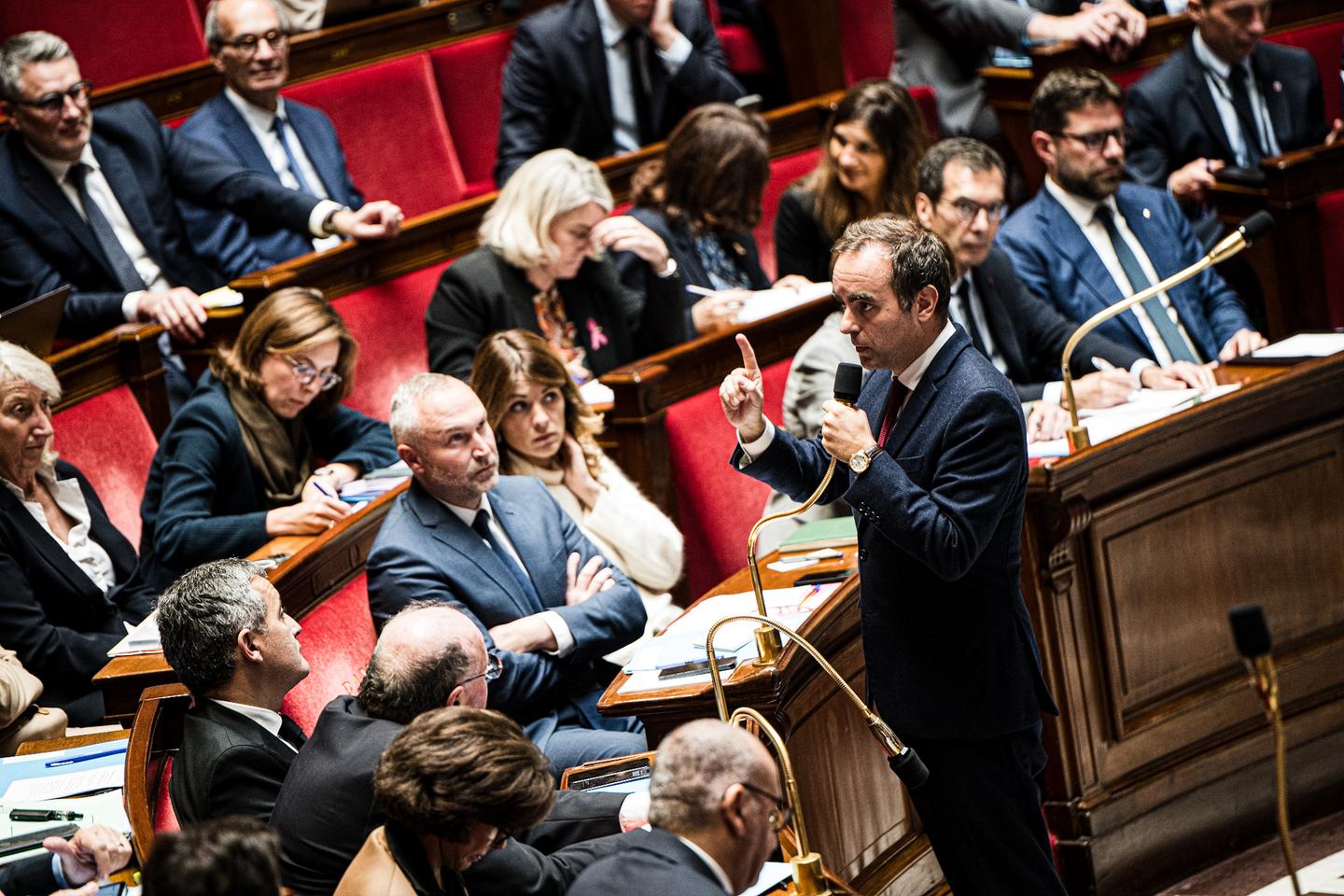 RetraitesÂ : le gouvernement va inclure la Â«Â suspensionÂ Â» de la rÃ©forme dans le...