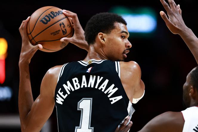 Le joueur des San Antonio Spurs, Victor Wembanyama, lors d’un match de présaison face au Miami Heat, à Miami (Floride), le 8 octobre 2025.