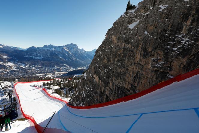 Vue du site de descente de Tofane, où se dérouleront les épreuves de ski alpin des Jeux olympiques d’hiver 2026, le 17 janvier 2025 à Cortina d’Ampezzo, en Italie.
