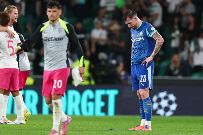 La déception du milieu de terrain marseillais Pierre-Emile Hojbjerg, dont l’équipe s’est inclinée 2 à 1 face au Sporting Portugal, à Lisbonne, mercredi 22 octobre, en Ligue des champions.