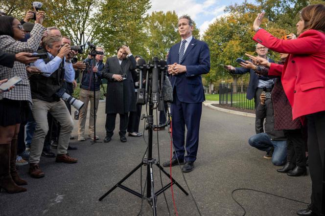 Le secrétaire au Trésor américain, Scott Bessent, annonce de nouvelles sanctions contre la Russie, à Washington, le 22 octobre 2025.