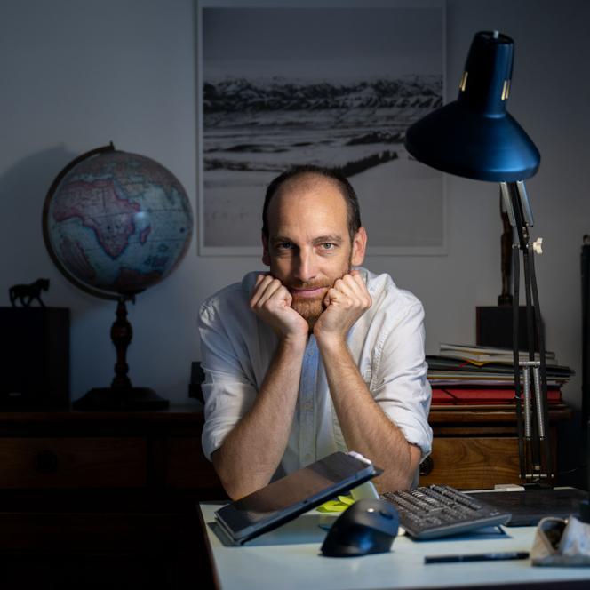 Jean Dytar, dans son atelier à Chessy-les-Mines, le 7 octobre 2025.