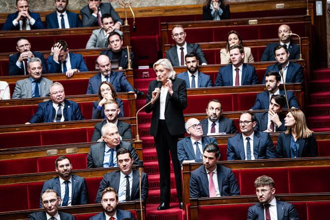La présidente du groupe RN, Marine Le Pen, lors de la séance des questions au gouvernement, à l’Assemblée nationale, à Paris, le 21 octobre 2025.