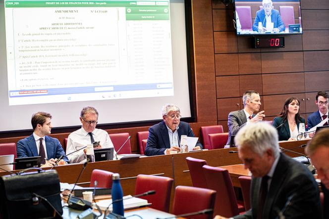 Le président de la commission des finances de l’Assemblée nationale (LFI), Eric Coquerel, s’adresse aux députés lors de l’examen de la première partie du PLF 2026, à Paris, le 21 octobre 2025.