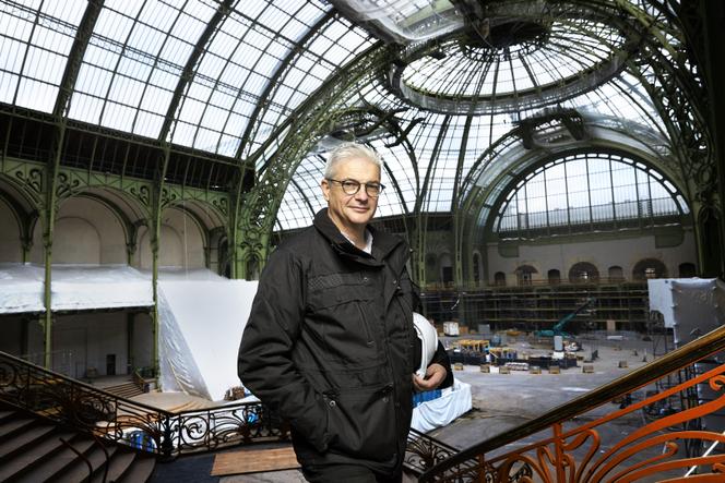 François Chatillon, architecte en chef des monuments historiques, lors du chantier du Grand Palais, à Paris, en février 2022.