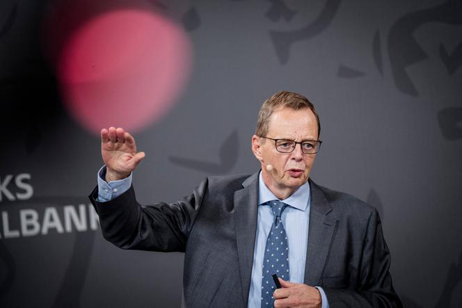 Christian Kettel Thomsen, gouverneur royal de la banque centrale du Danemark, lors d’une conférence de presse pour présenter les dernières prévisions économiques pour le pays, à Copenhague, le 24 septembre 2025.