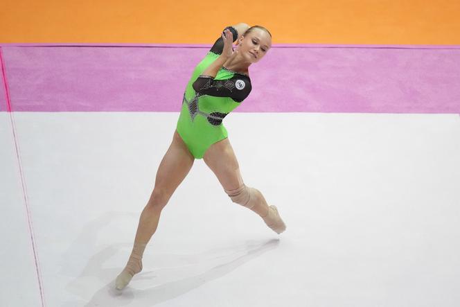 La Russe Angelina Melnikova, sous bannière neutre, lors de la finale du concours général des Mondiaux de gymnastique artistique à Djakarta, le 23 octobre 2025. 