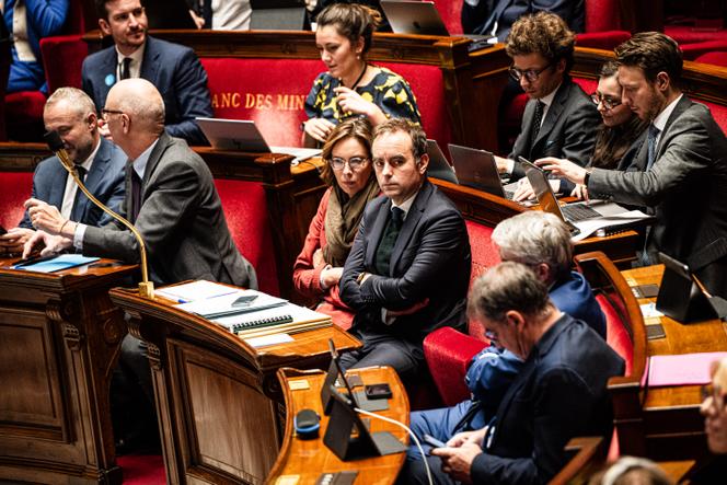 La ministre de l’action et des comptes publics, Amélie de Montchalin, et le premier ministre, Sébastien Lecornu, à l’Assemblée nationale, le 24 octobre 2025.