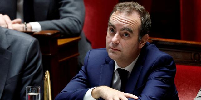 French government under pressure over wealth tax proposal