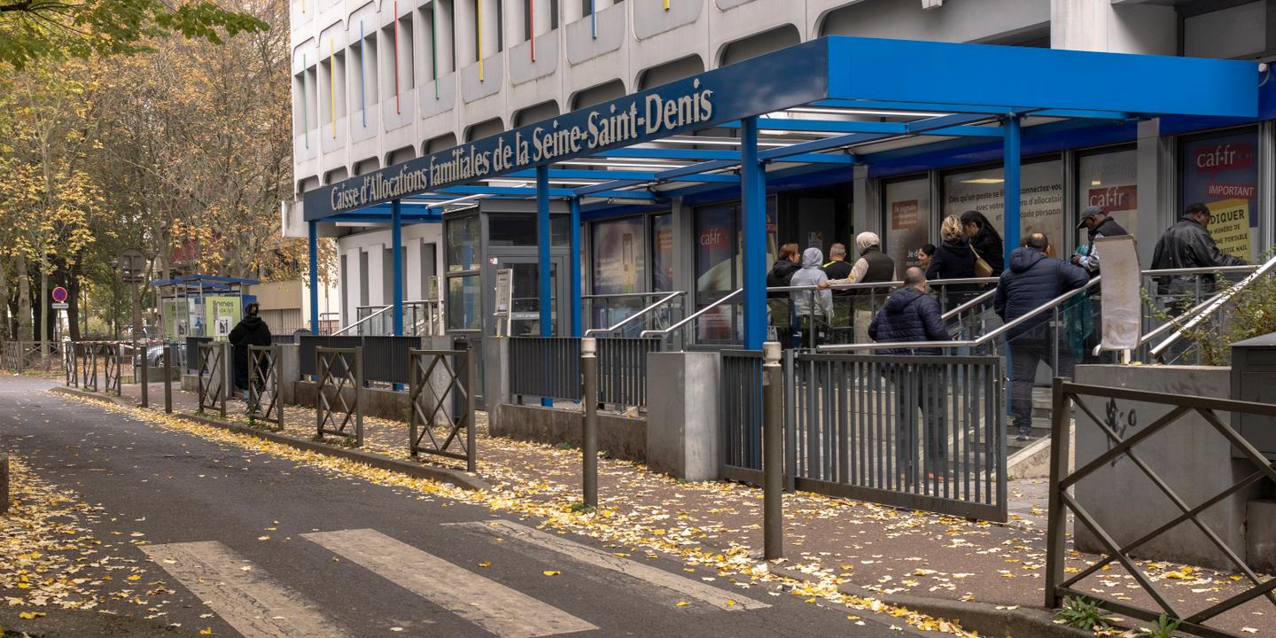 Wafi Faouzi, trente ans en France, apprend enfin à lire et écrire grâce à un programme en Seine-Saint-Denis