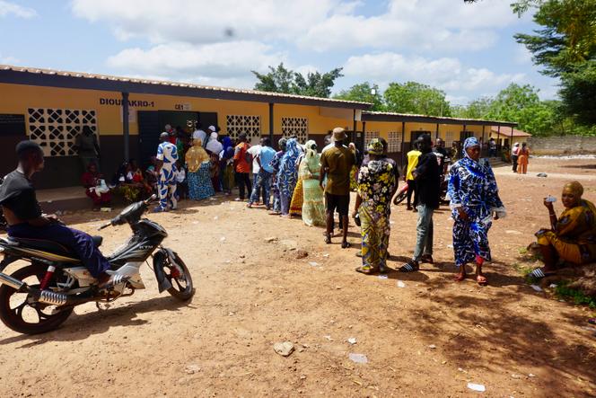 A Yamoussoukro, lors de la présidentielle du 25 octobre 2025. 